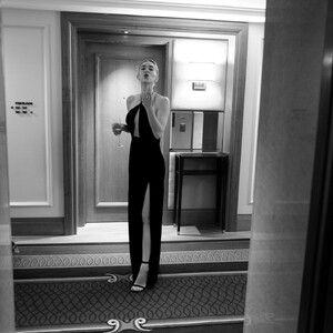 Celebrity Nude Pic Vanessa Kirby 098 pic