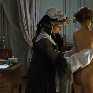 Naked celebrity picture Vera Farmiga 016 pic