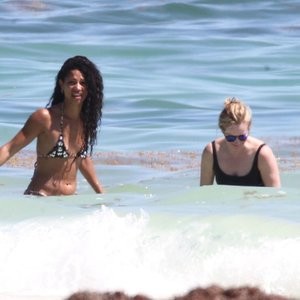 Naked celebrity picture Vick Hope 025 pic