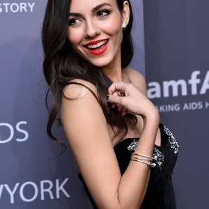 Famous Nude Victoria Justice 026 pic