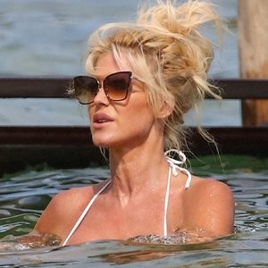 nude celebrities Victoria Silvstedt 041 pic