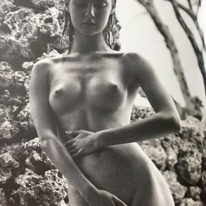 Naked celebrity picture Vika Levina 001 pic