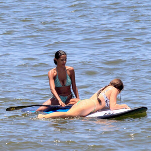 Vincent Cassel & Tina Kunakey Were Pictured Having a Fun Day Out on the Beach (44 Photos) - Leaked Nudes