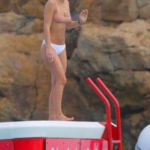 Nude Celeb Pic Vogue Williams 027 pic