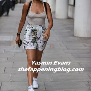 Naked Celebrity Yasmin Evans 003 pic