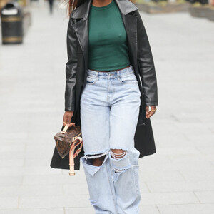 Hot Naked Celeb Yewande 011 pic