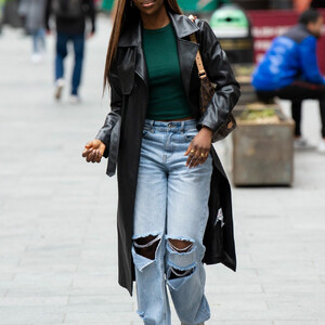 Celeb Nude Yewande 018 pic
