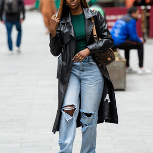 celeb nude Yewande 019 pic