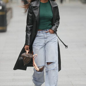 Nude Celebrity Picture Yewande 023 pic