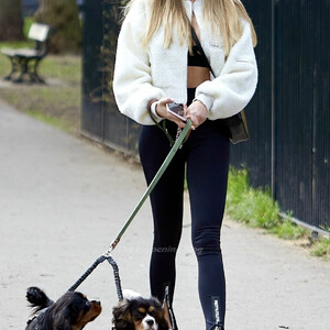 Zara McDermott is Spotted with Her Two Puppies in London (17 Photos) – Leaked Nudes