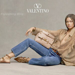 Zendaya Poses for Valentino’s Handbag Campaign (5 Sexy Photos) - Leaked Nudes