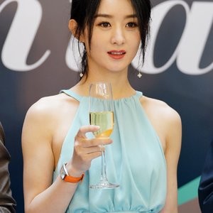 Naked celebrity picture Zhao Liying 002 pic