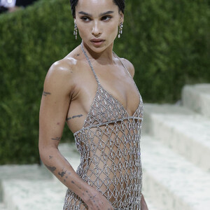 Famous Nude Zoe Kravitz 012 pic