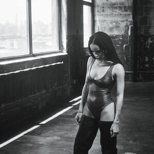Naked Celebrity Pic Zoe Kravitz 029 pic