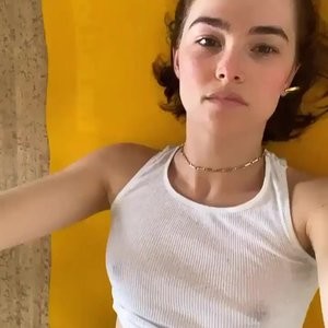 Leaked Celebrity Pic Zoey Deutch 002 pic