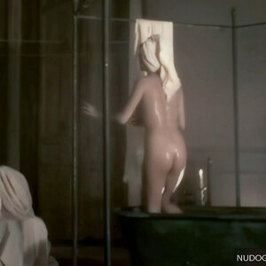 Young Elizabeth Hurleyâ€™s Nude Scenes (7 Pics + Remastered & Enhanced Video) - Leaked Nudes